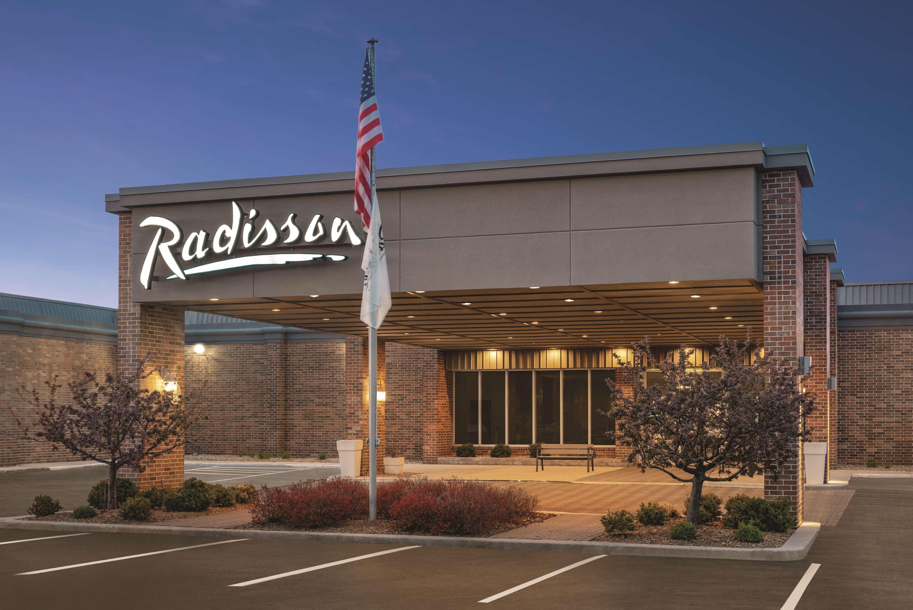Radisson Hotel And Conference Center Fond Du Lac Exterior foto
